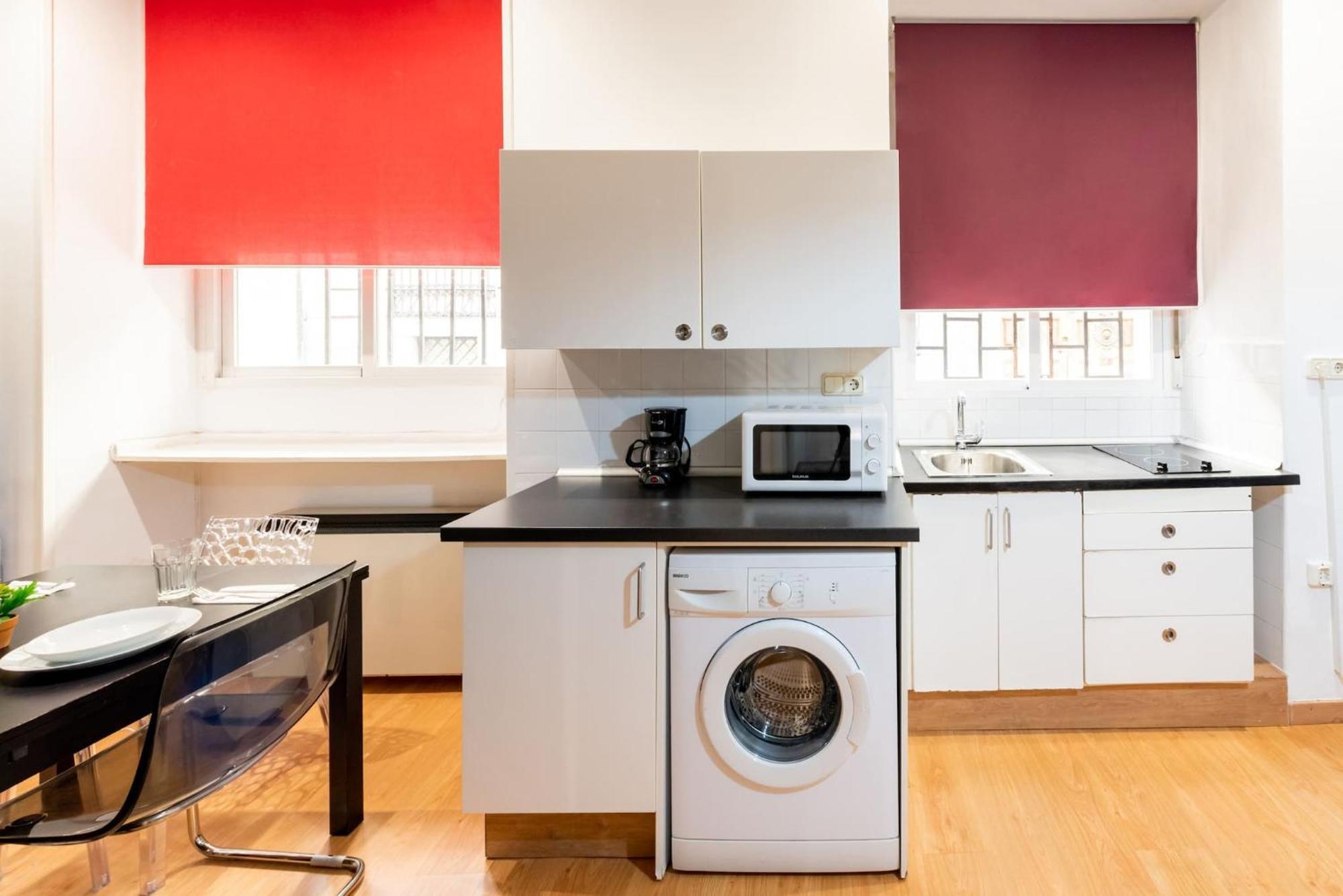 Apartamentos Day Madrid Luna Centro Gran Via Sol Malasana Экстерьер фото