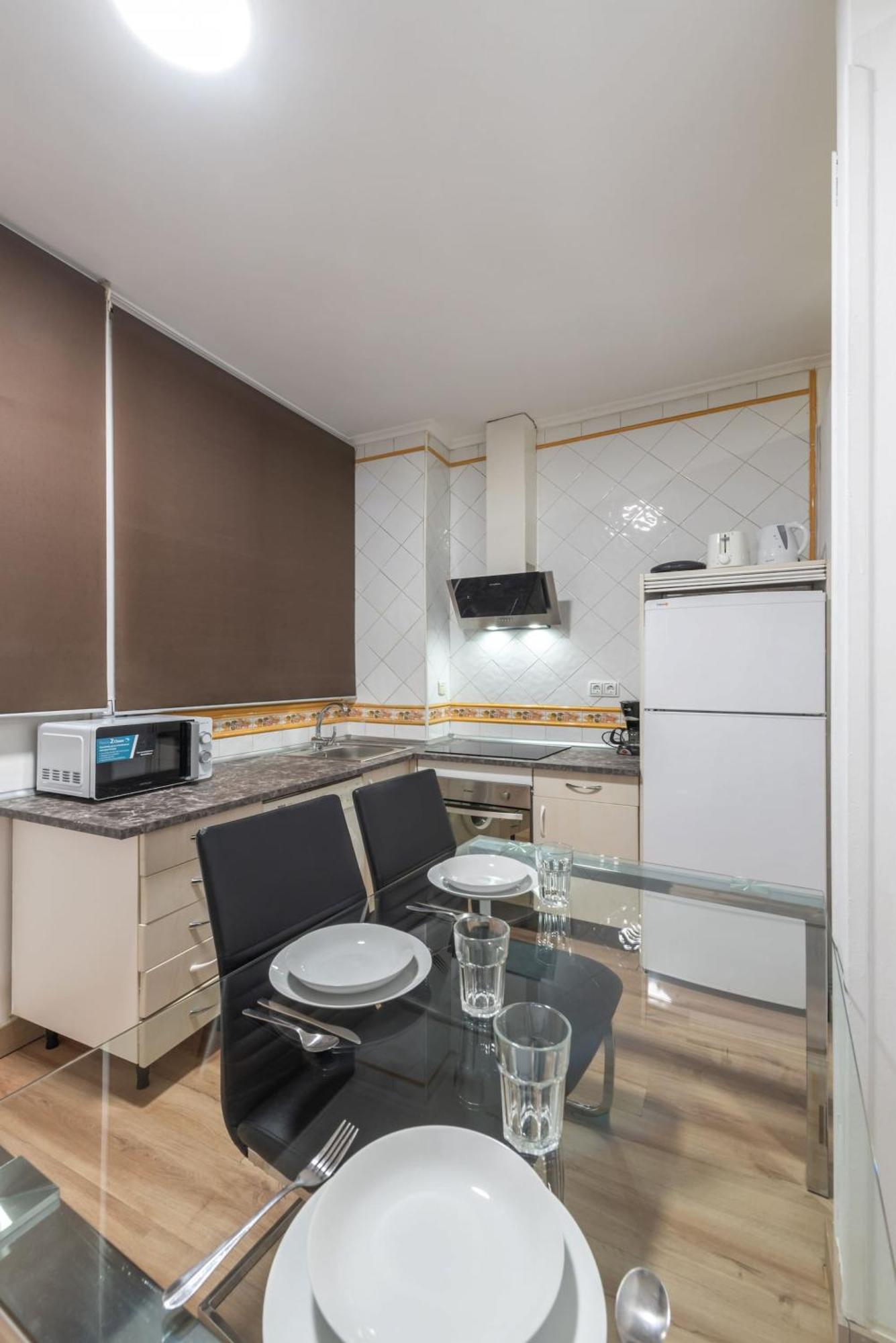 Apartamentos Day Madrid Luna Centro Gran Via Sol Malasana Экстерьер фото